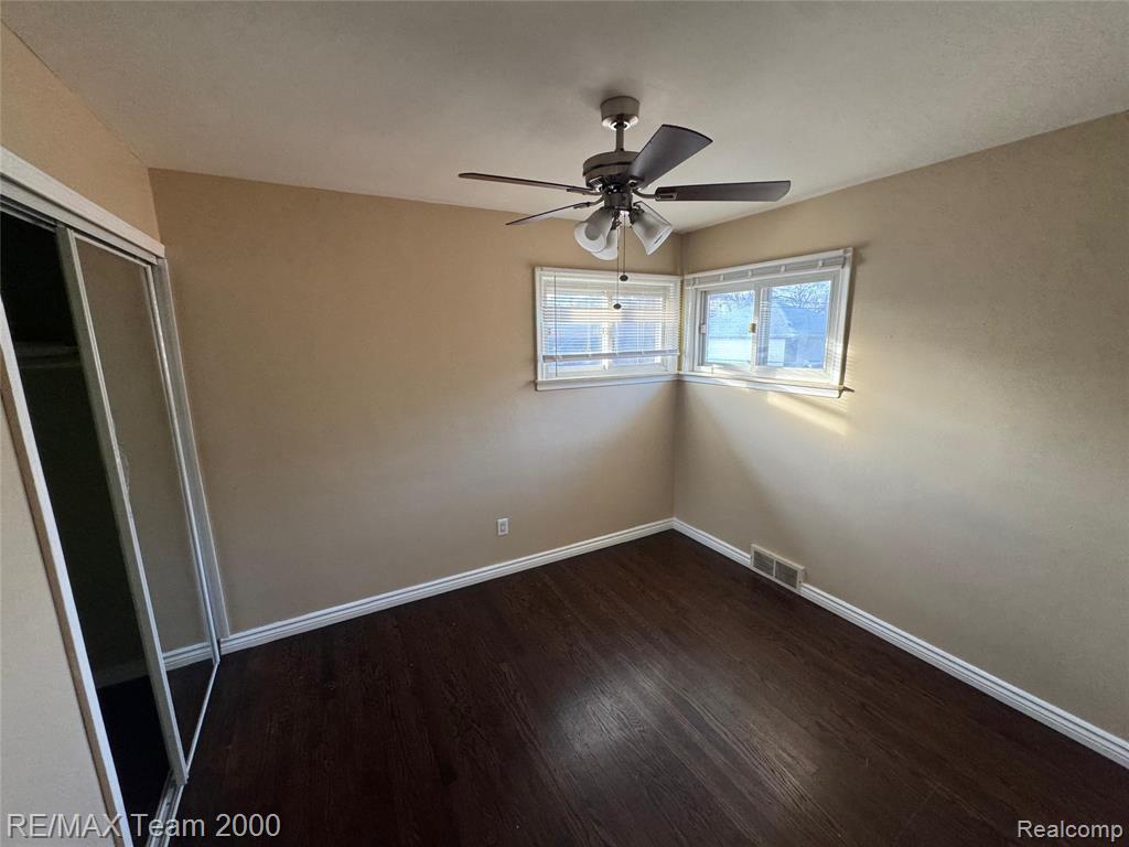 8401 Nightingale Street, Dearborn Heights, MI 48127 — Photo 5