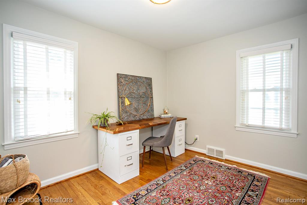 10475 Vernon Avenue, Huntington Woods, MI — Photo 17