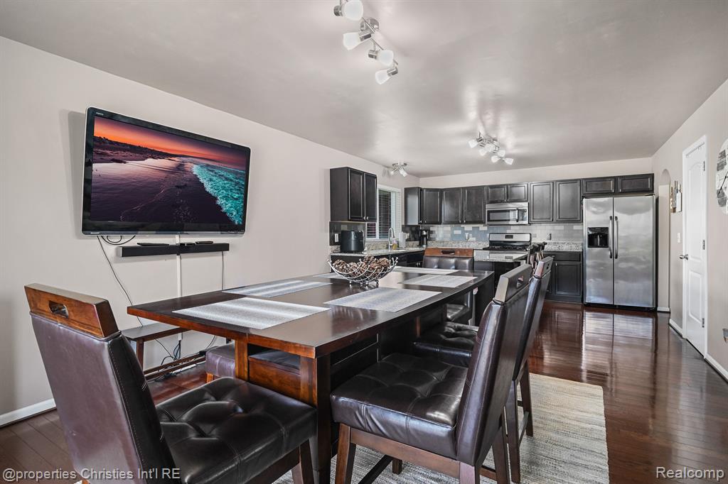 24353 BROMPTON Way, South Lyon, MI 48178 — Photo 26