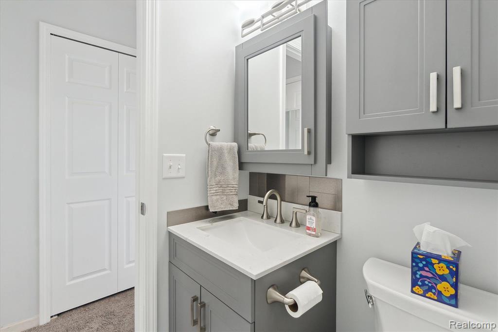 8072 LARK Lane, Grand Blanc, MI 48439 — Photo 20