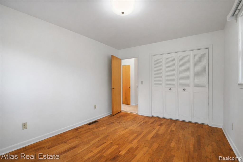 4386 Bennett Drive, Burton, MI 48519 — Photo 48