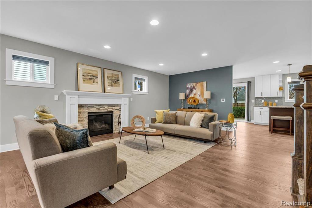 705 WHITCOMB Avenue, Royal Oak, MI 48073 — Photo 4