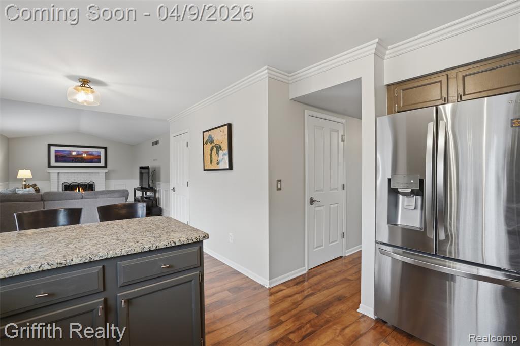 938 Meadowbrook Court, Milford, MI 48381 — Photo 8