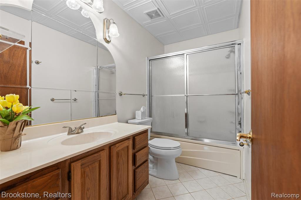 5315 Plymouth Street, Sterling Heights, MI 48310 — Photo 26
