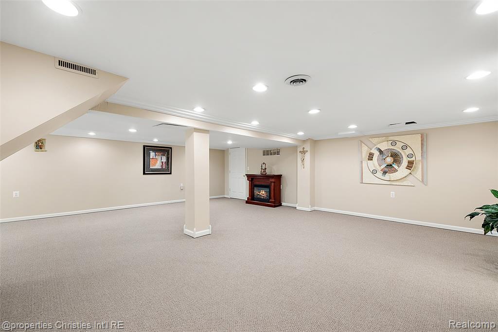 43159 La Bouquet Court, Sterling Heights, MI 48314 — Photo 62