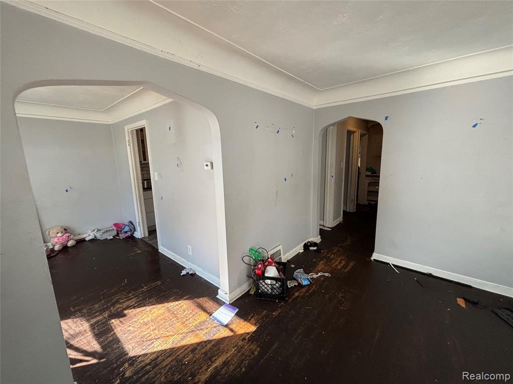 7647 Greenview Avenue, Detroit, MI 48228 — Photo 9