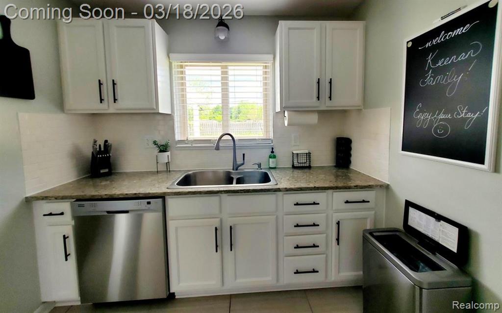 6372 Peach Drive, Clarkston, MI — Photo 4