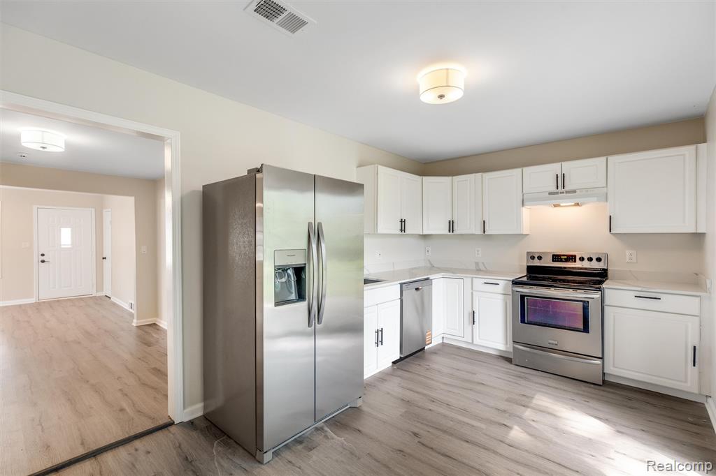 5850 Deering Street, Garden City, MI — Photo 11