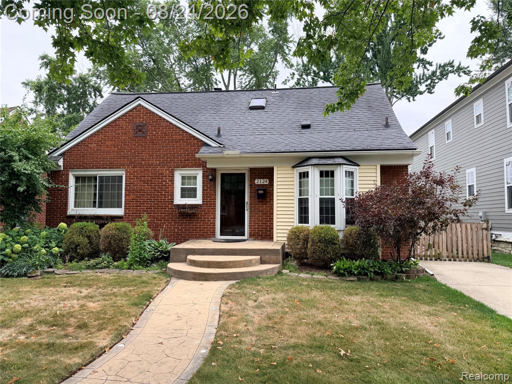 2124 Pembroke Road, Birmingham, MI 48009