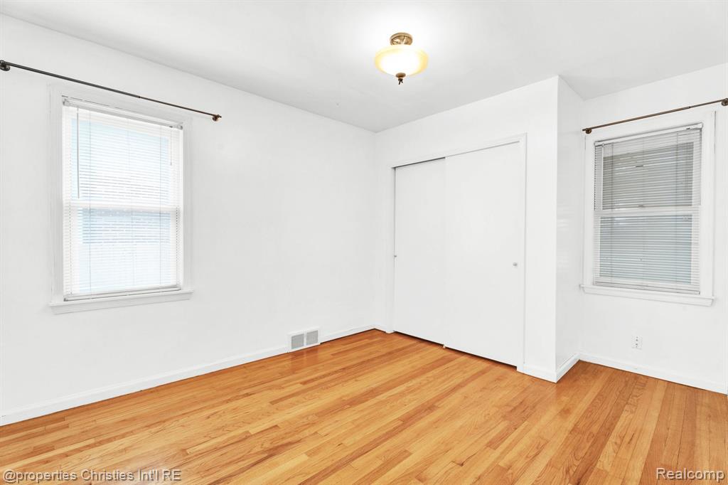 708 S Minerva Avenue, Royal Oak, MI 48067 — Photo 22