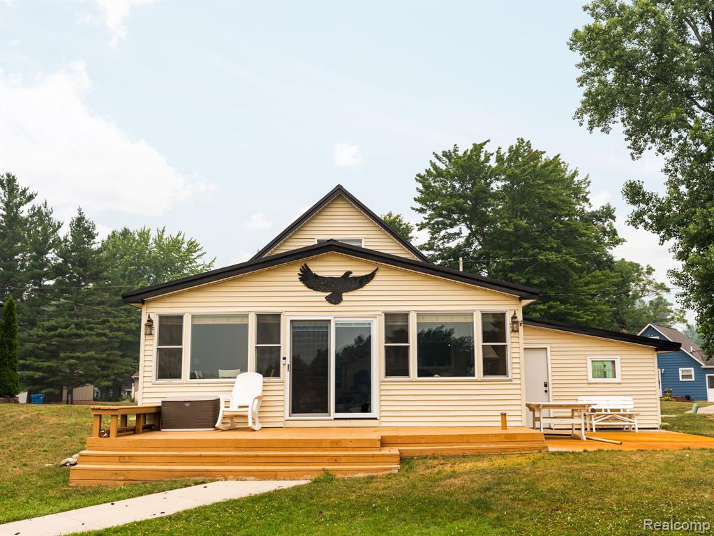 6559 Circle Drive, Harrison, MI 48625 — Photo 2