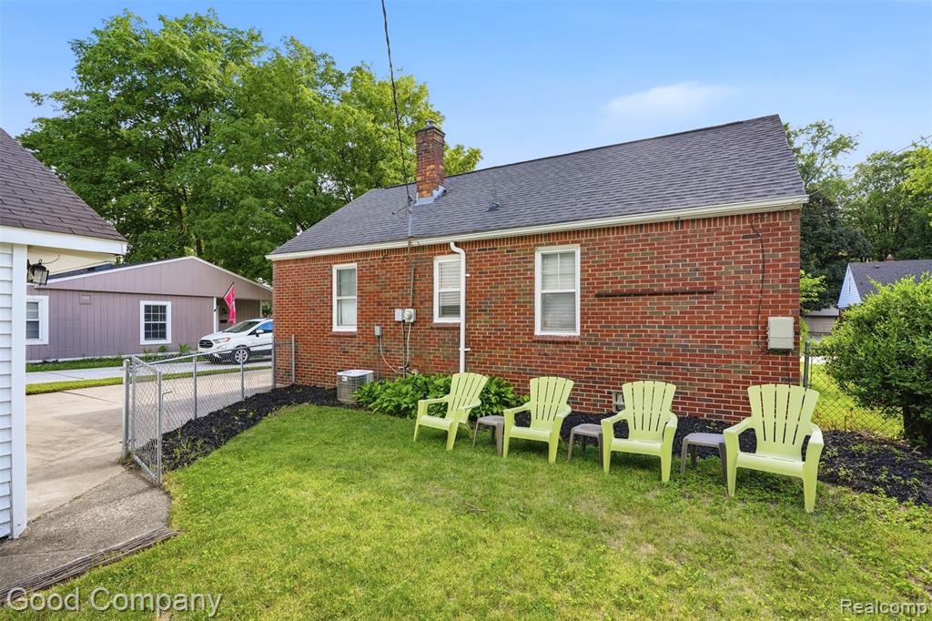 23470 Oneida Street, Oak Park, MI 48237 — Photo 27