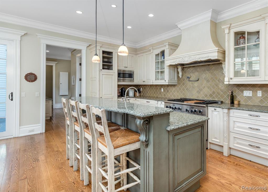 682 WALLACE Street, Birmingham, MI 48009 — Photo 15