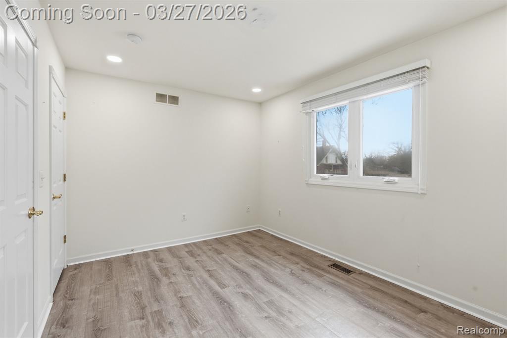 22432 Pointe Drive, Saint Clair Shores, MI 48081 — Photo 16