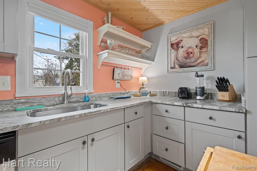 5628 Washington, Lexington, MI 48450 — Photo 5