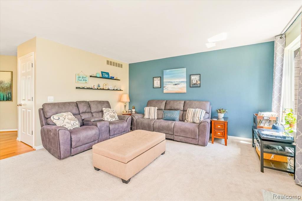 9193 E Walden Drive, Belleville, MI 48111 — Photo 32