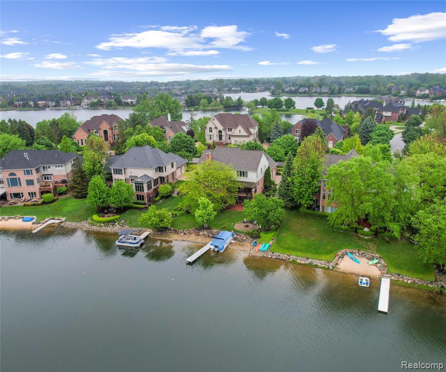 17747 PARKSHORE Drive, Northville, MI 48168 — Photo 4