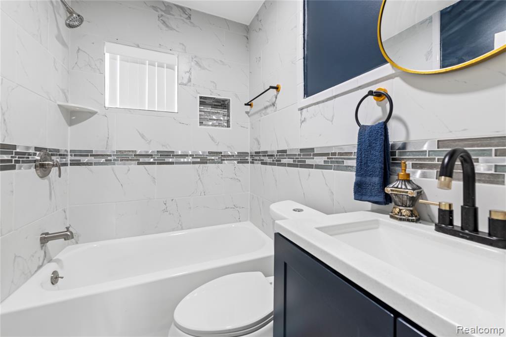 8419 Paige Avenue, Warren, MI 48089 — Photo 10