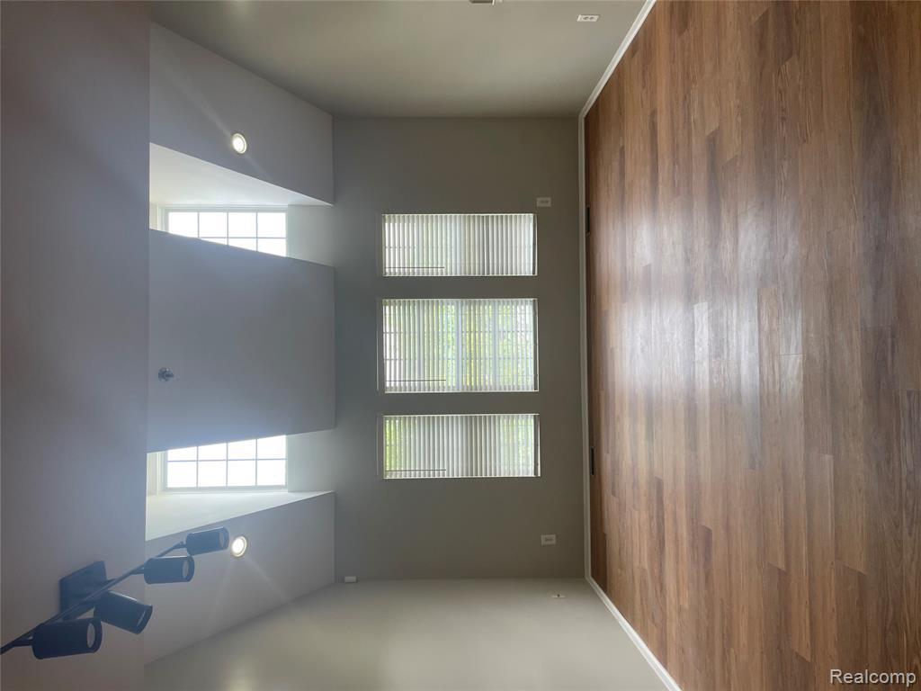 15641 Stone Crossing Drive, Southfield, MI 48075 — Photo 3