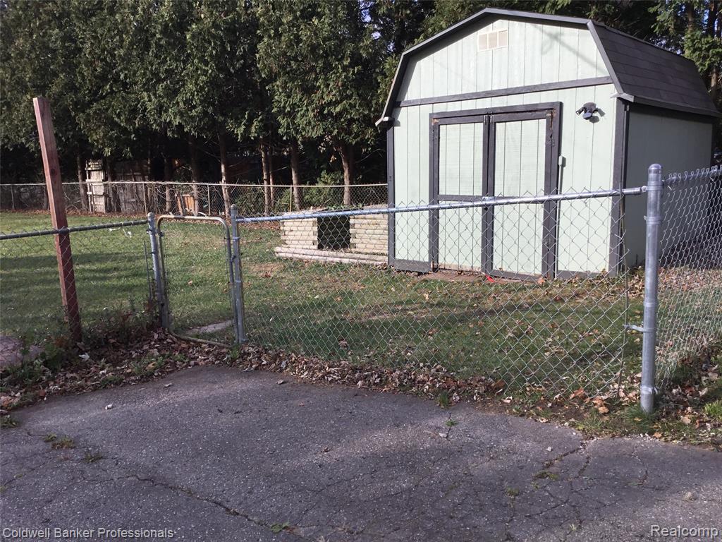 3225 Oakridge Drive, Highland, MI 48356 — Photo 33