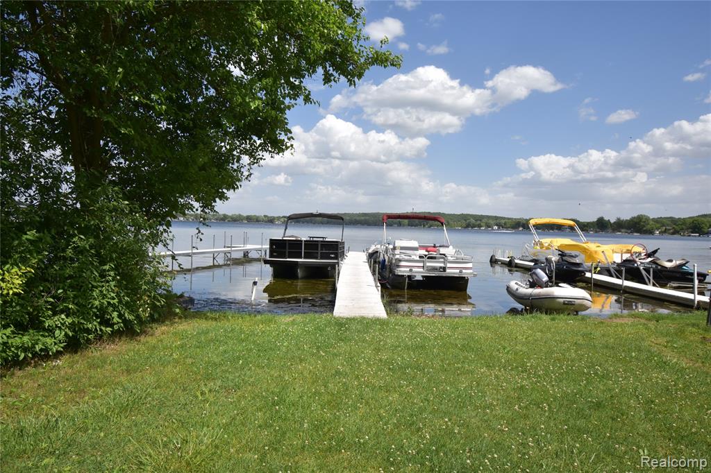 9663 Winston Road, Pinckney, MI 48169 — Photo 2