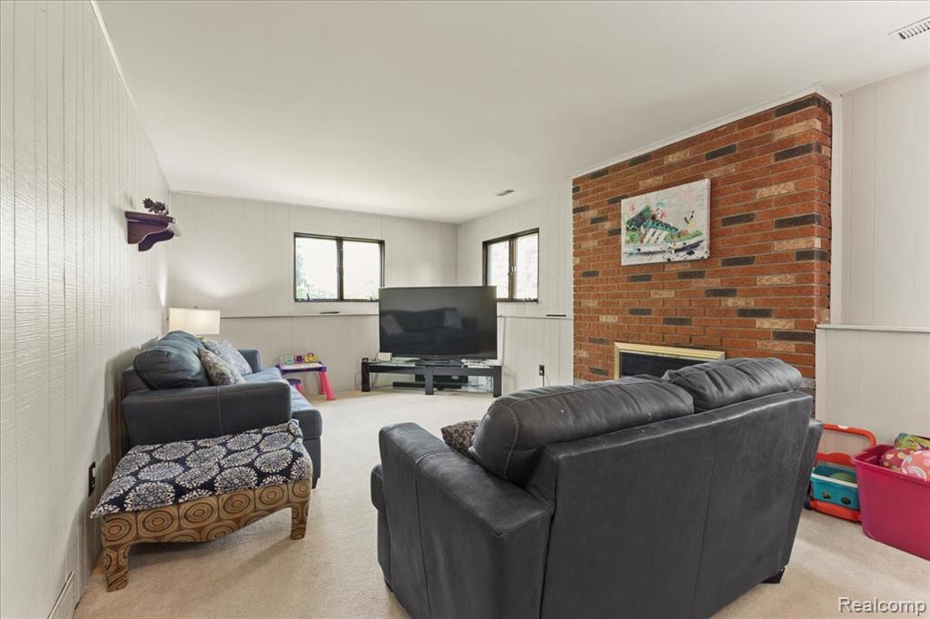 42109 Hartford Drive, Canton, MI 48187 — Photo 32
