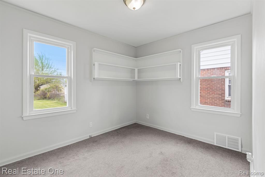 7267 FENTON Street, Dearborn Heights, MI 48127 — Photo 10