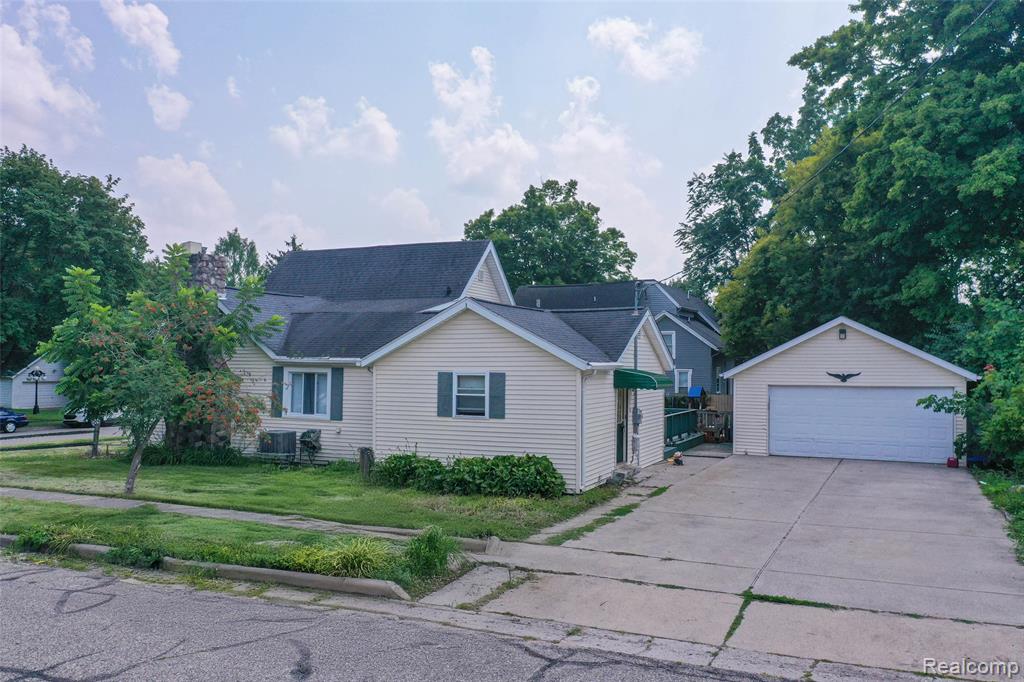 745 N Calhoun Street, Lapeer, MI 48446 — Photo 18