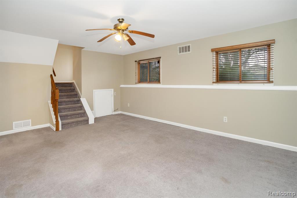4654 Siebert Road, Waterford, MI 48328 — Photo 20