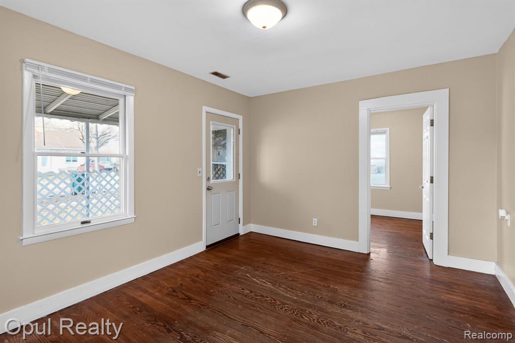 522 E Cavanaugh Road, Lansing, MI 48910 — Photo 8