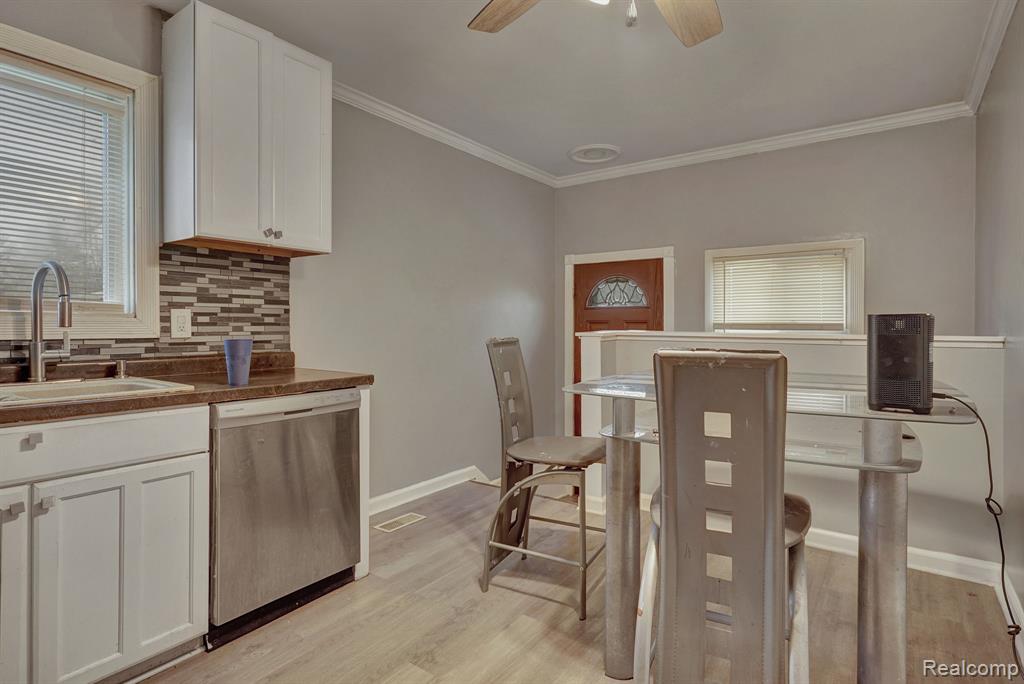 5616 Griggs Drive, Flint, MI 48504 — Photo 10