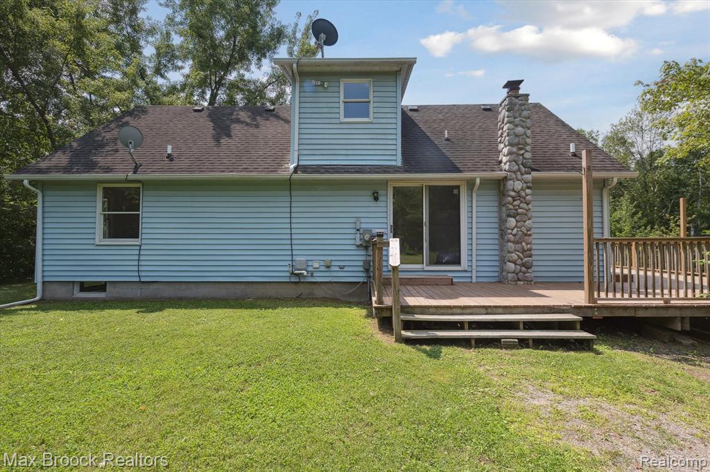 7669 Pontiac Lake Road, White Lake, MI — Photo 32
