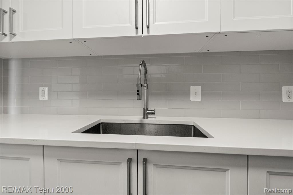 22700 GARRISON Street, 1105, Dearborn, MI 48124 — Photo 17