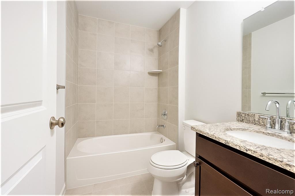 762 Huntley Lane, Troy, MI 48085 — Photo 9