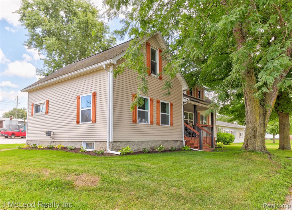 8427 State Road, Millington, MI 48746 — front exterior
