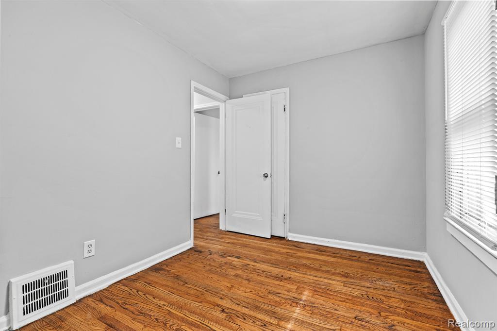 9327 PREST Street, Detroit, MI 48228 — Photo 10