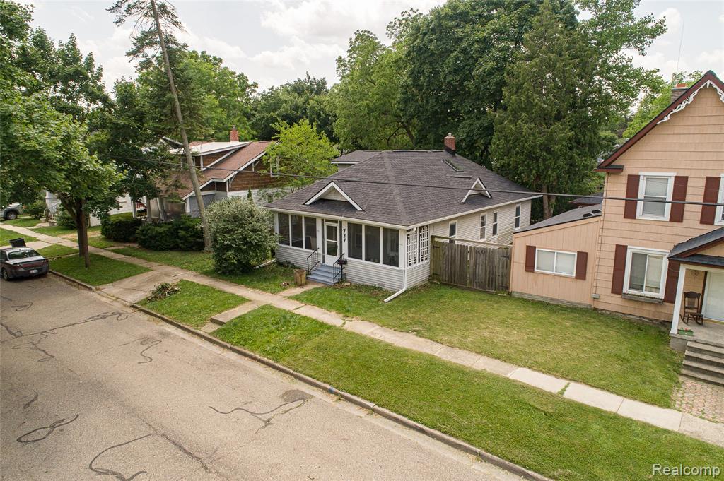 737 N Madison Street, Lapeer, MI 48446 — Photo 33