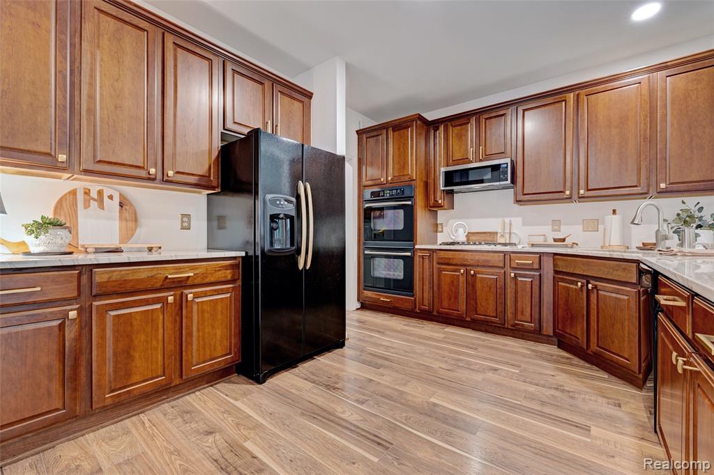 6931 Stonewood Place, Clarkston, MI — Photo 14