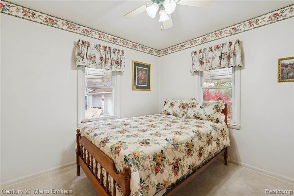 4466 S Center Road, Burton, MI 48519 — Photo 28