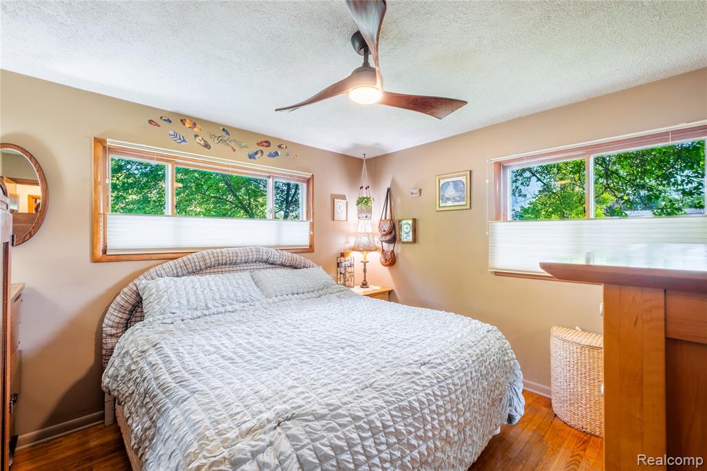 9175 Bernice Drive, Pinckney, MI 48169 — Photo 10