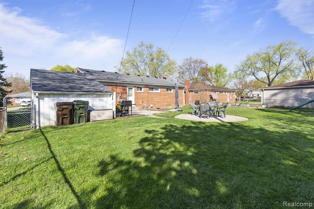 8681 STROM Drive, Sterling Heights, MI 48314 — Photo 29