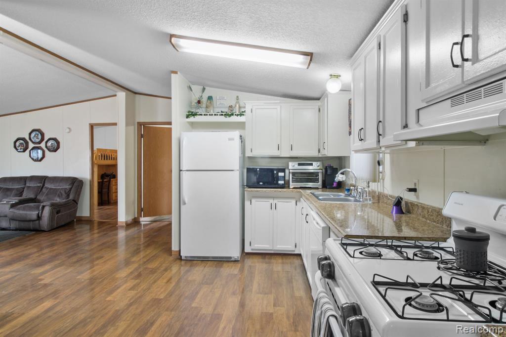 450 PINE CONE Trail, Monroe, MI 48161 — Photo 5