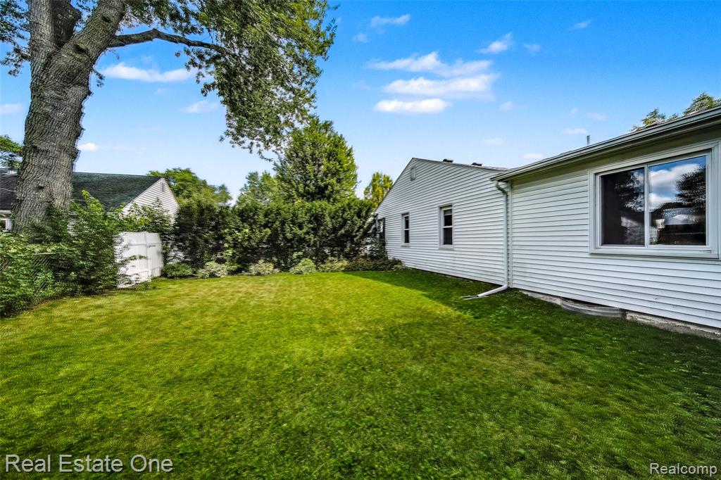 620 S Webik Avenue, Clawson, MI — Photo 5