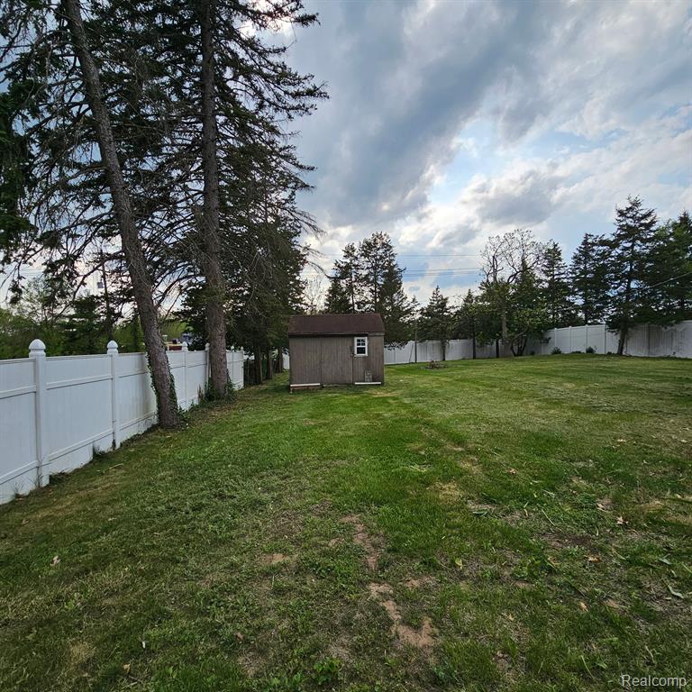 90 CHILSON Road, Howell, MI 48843 — Photo 4