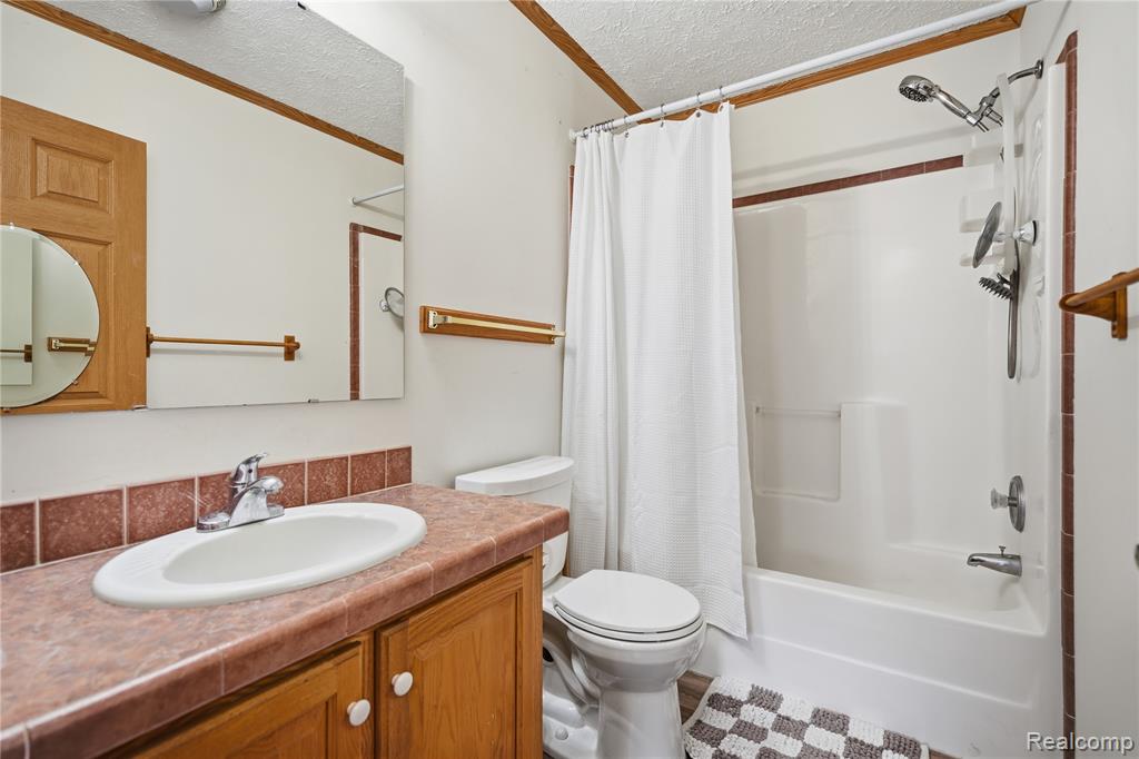 11078 Stony River Court, 522, South Lyon, MI 48178 — Photo 15