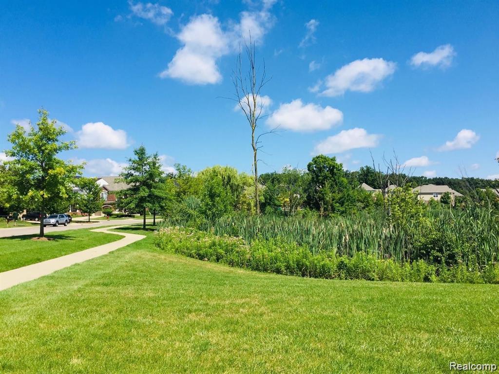 44563 Gwinnett Loop, Novi, MI — Photo 21