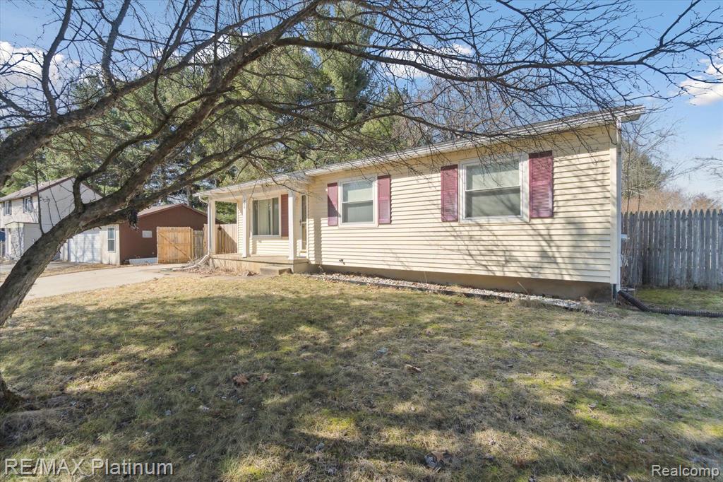 430 WILD OAK Lane, Perry, MI 48872 — Photo 6