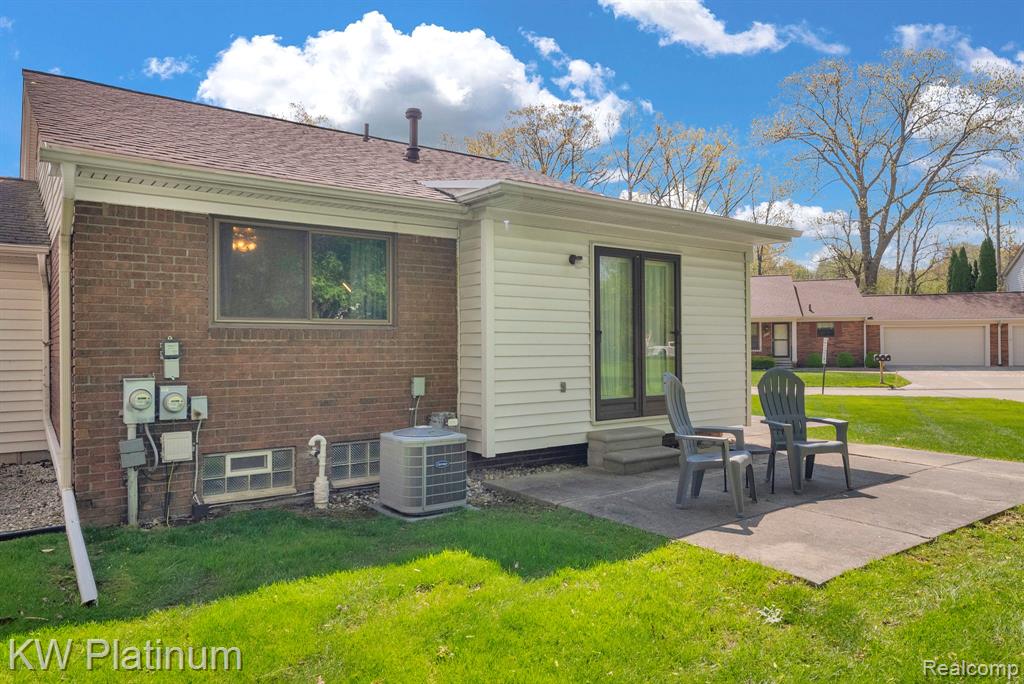 38215 Maple Forest Boulevard E, Harrison Township, MI — Photo 36