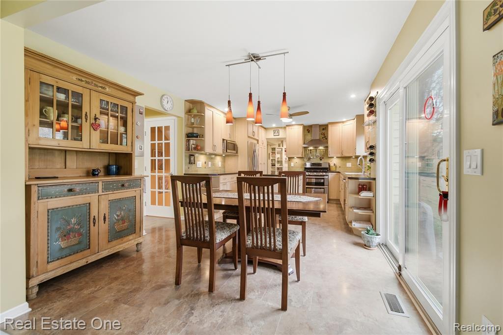 8135 Kimble Drive, Pinckney, MI 48169 — Photo 13