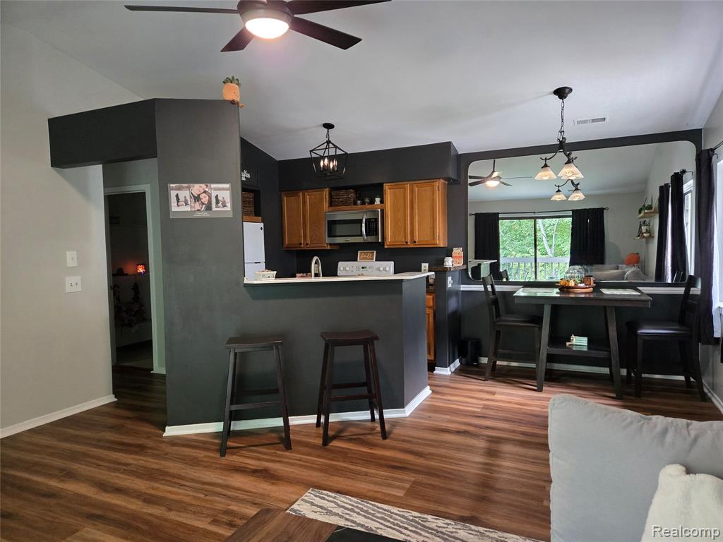 396 Spring Brooke Drive, 396, Brighton, MI 48116 — Photo 4